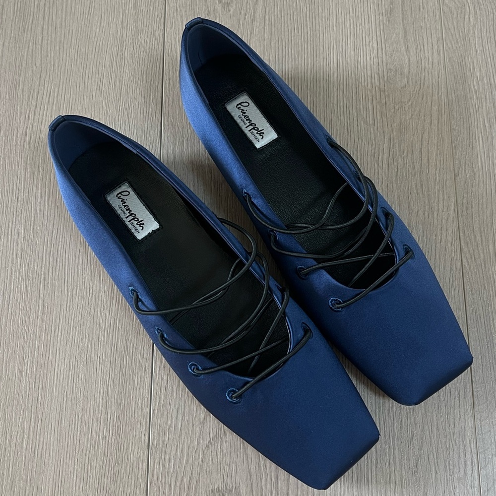 Women's Navy Lace-Up Flats